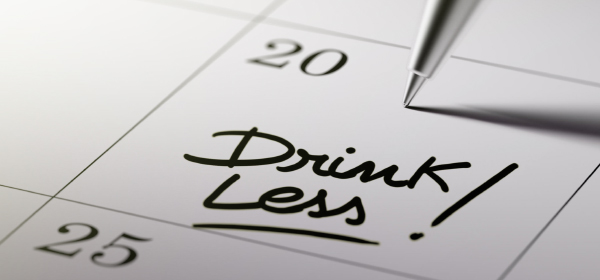 Copyright: <a href="https://www.123rf.com/profile_xtockimages">xtockimages / 123RF Stock Photo</a> Cut your alcohol consumption