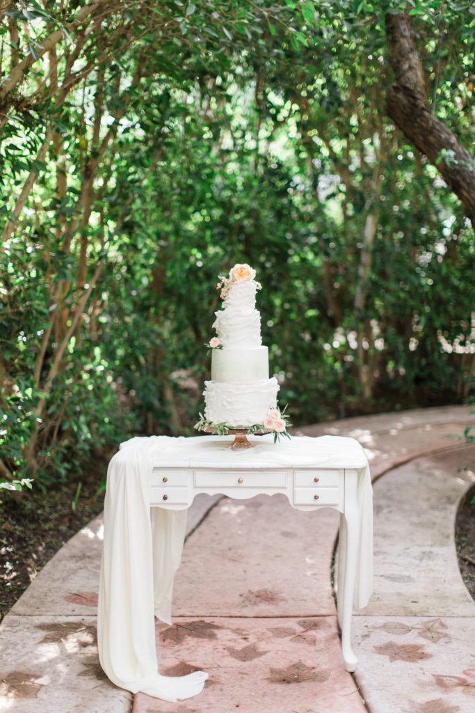 Elegant wedding cake