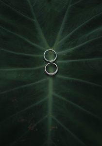 Pre-loved Wedding rings for a green wedding