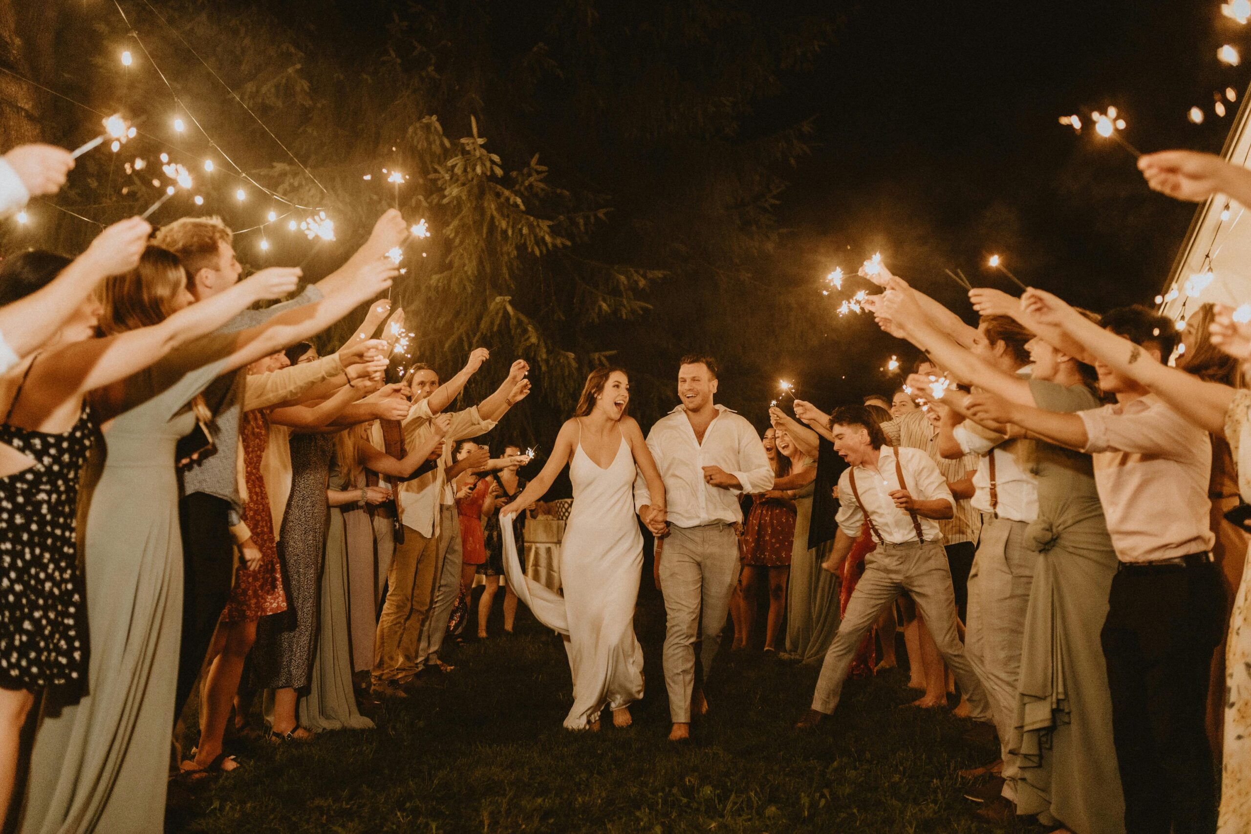 Meaningful Ways to Include Your Family and Guests in Your Wedding Day